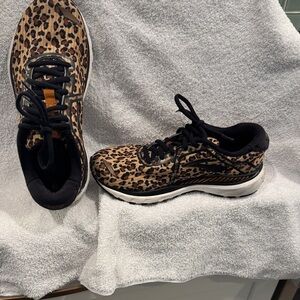 Brooks Leopard Print Women's Sneakers